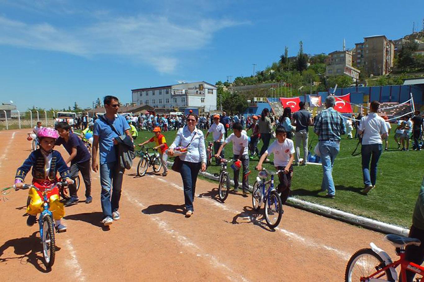 Mardin’de bisiklet dağıtım töreni Mardin’de bisiklet dağıtım töreni